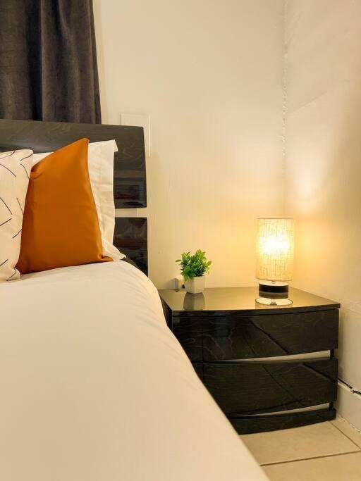 Cozy 1-Bedroom Rental In Miami Exteriör bild